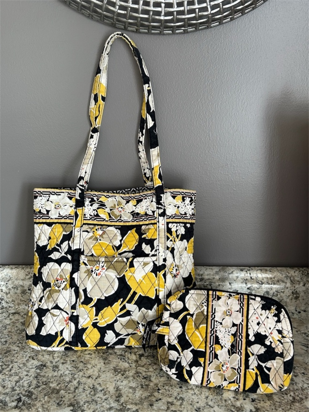 Vera Bradley 2 Pc Holiday Tote Cosmetic Bag Dogwood Pattern Retired Floral - Picture 1 of 16
